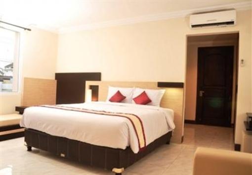 фото отеля Istana Hotel Jember