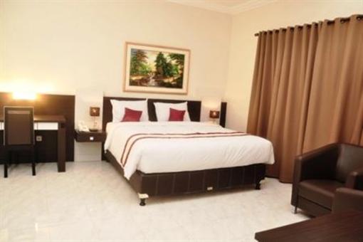 фото отеля Istana Hotel Jember