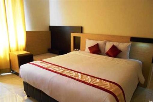 фото отеля Istana Hotel Jember