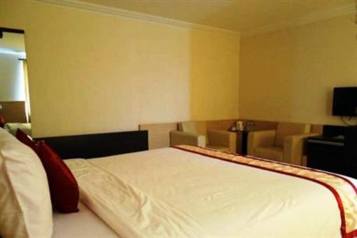 фото отеля Istana Hotel Jember