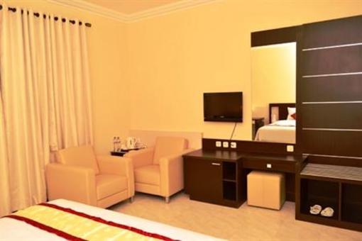 фото отеля Istana Hotel Jember