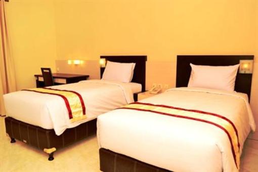 фото отеля Istana Hotel Jember