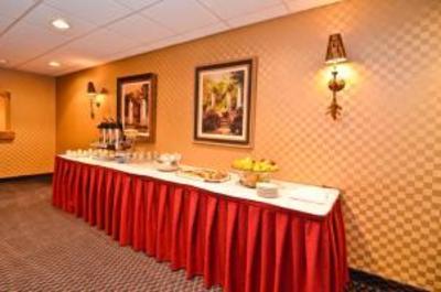 фото отеля BEST WESTERN Inn - On the Avenue