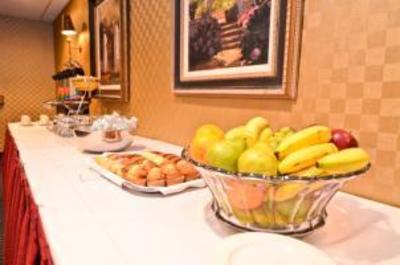 фото отеля BEST WESTERN Inn - On the Avenue