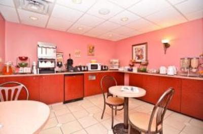 фото отеля BEST WESTERN Inn - On the Avenue