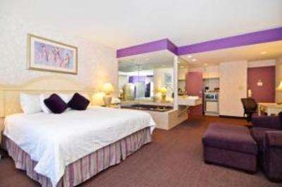 фото отеля BEST WESTERN Inn - On the Avenue