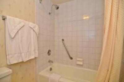 фото отеля BEST WESTERN Inn - On the Avenue