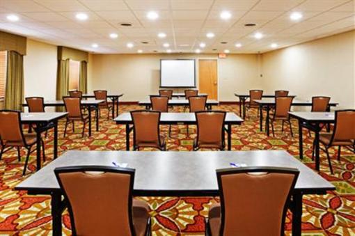 фото отеля Holiday Inn Express Pineville