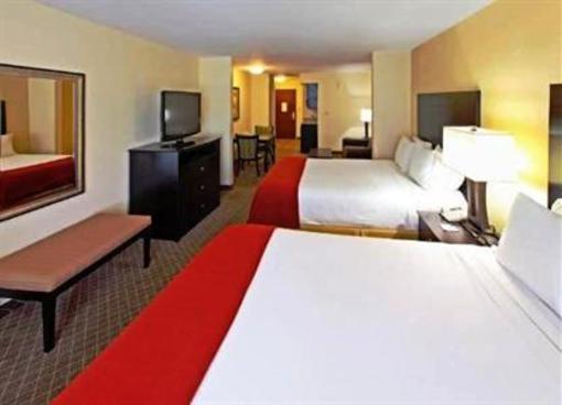 фото отеля Holiday Inn Express Hotel & Suites Pine Bluff