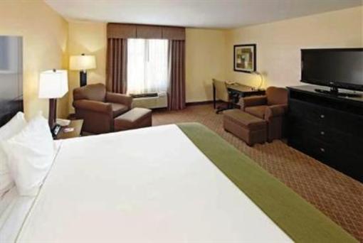 фото отеля Holiday Inn Express Hotel & Suites Pine Bluff