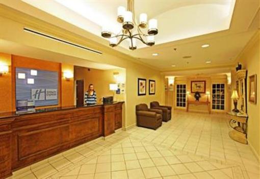 фото отеля Holiday Inn Express Hotel & Suites Pine Bluff