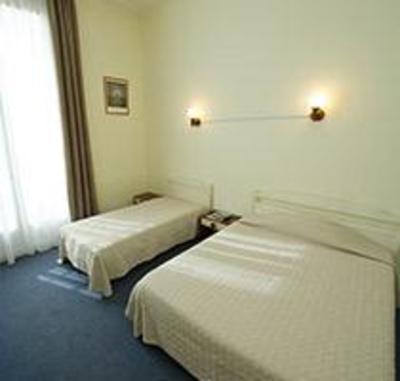 фото отеля Hotel Saint Patrick Nantes