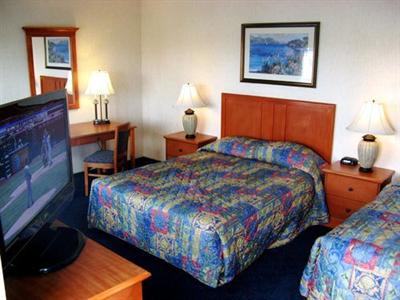 фото отеля Newport Channel Inn