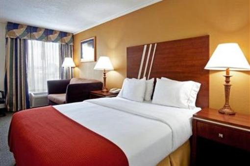 фото отеля Holiday Inn Express Roanoke-Civic Center