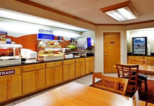 фото отеля Holiday Inn Express Roanoke-Civic Center
