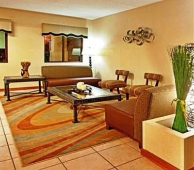 фото отеля Holiday Inn Express Roanoke-Civic Center