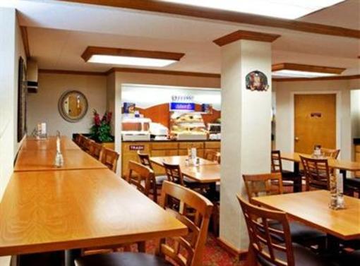 фото отеля Holiday Inn Express Roanoke-Civic Center