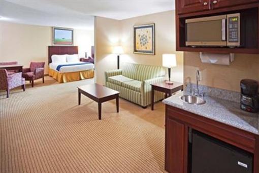 фото отеля Holiday Inn Express Hotel & Suites Cincinnati SE Newport