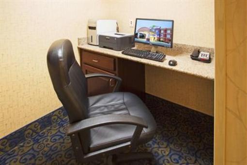 фото отеля Holiday Inn Express Hotel & Suites Cincinnati SE Newport