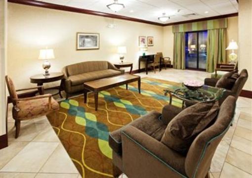 фото отеля Holiday Inn Express Hotel & Suites Lebanon (Tennessee)