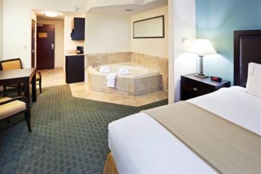 фото отеля Holiday Inn Express Hotel & Suites Lebanon (Tennessee)