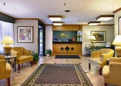 фото отеля Baymont Inn Romulus Airport