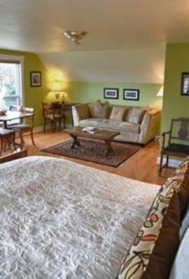 фото отеля Harrison House Suites