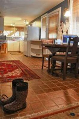 фото отеля Harrison House Suites