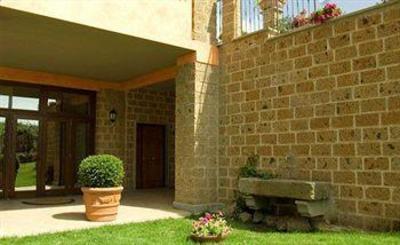 фото отеля Antica Locanda Della Francigena Hotel Vetralla
