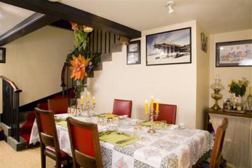 фото отеля Penny Airey No.38 Bed & Breakfast