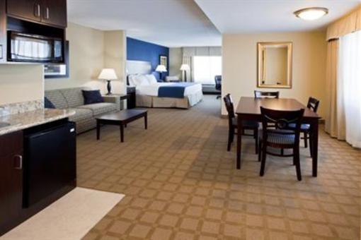 фото отеля Holiday Inn Express Hotel & Suites Fort Pierce West