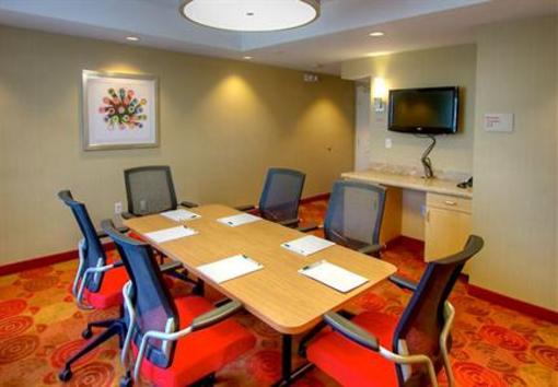 фото отеля TownePlace Suites by Marriott Denver Airport Fitzsimons