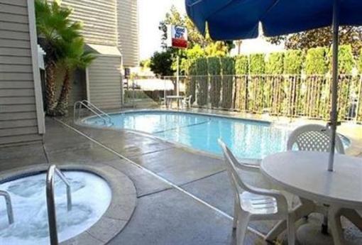 фото отеля Good Nite Inn Sylmar