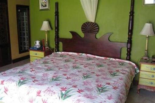 фото отеля Paradise Discovery Beach Villa-Discovery Bay