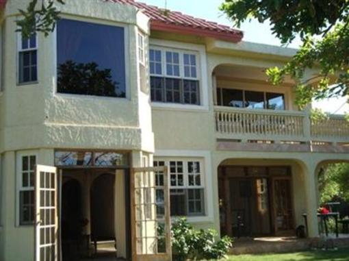 фото отеля Paradise Discovery Beach Villa-Discovery Bay