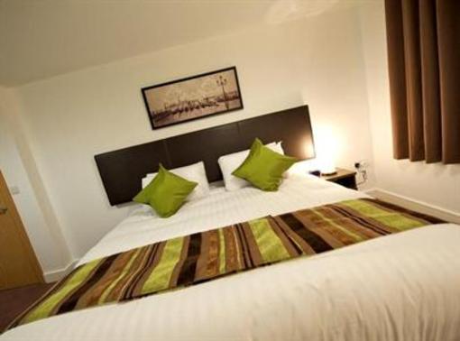 фото отеля Staycity Serviced Apartments Duke St Lever Court