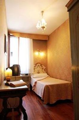 фото отеля Hotel Malibran