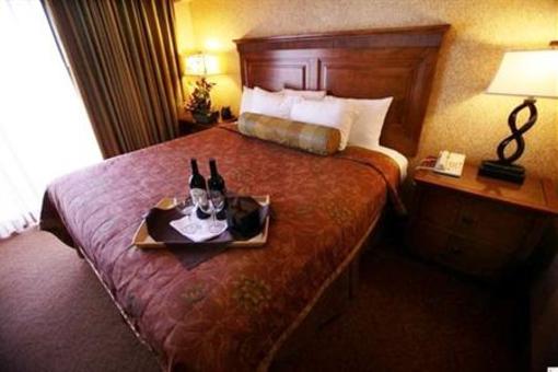 фото отеля Embassy Suites Santa Ana - Orange County Airport North