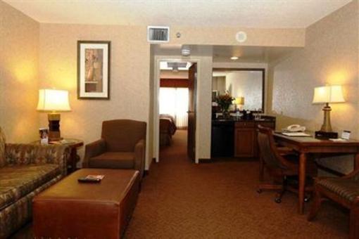 фото отеля Embassy Suites Santa Ana - Orange County Airport North