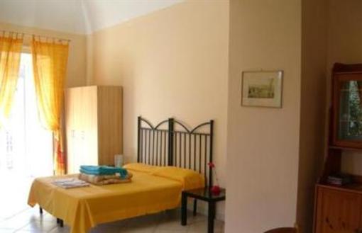 фото отеля Villino Castellano Apartment Meta di Sorrento