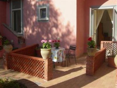 фото отеля Villino Castellano Apartment Meta di Sorrento