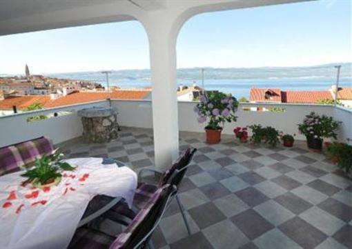 фото отеля Apartments Vrbnik