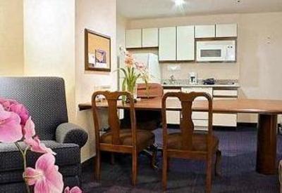 фото отеля Greenwood Suites Anaheim Resort