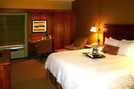 фото отеля Hampton Inn Peoria-East At The River Boat Crossing