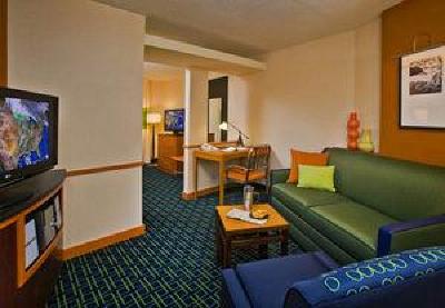 фото отеля Fairfield Inn & Suites Redding