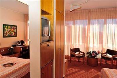 фото отеля Albergo Milano Hotel Mendrsio