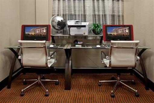фото отеля Holiday Inn Columbus-Hilliard