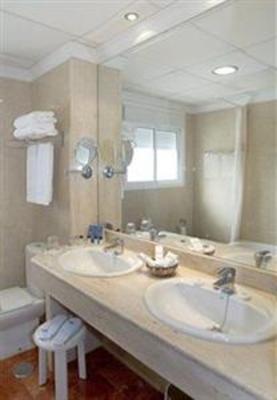 фото отеля Hotel Isabel Torremolinos