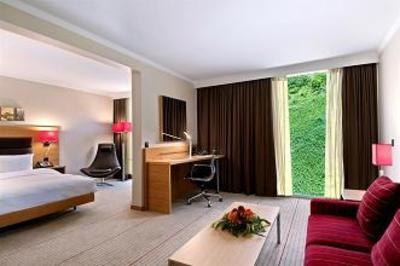 фото отеля Hilton Zurich Airport