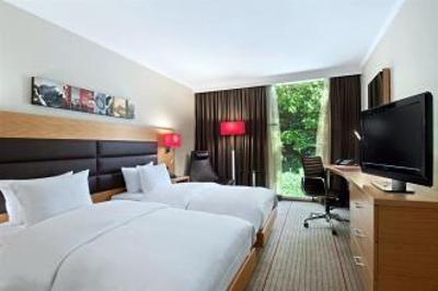 фото отеля Hilton Zurich Airport